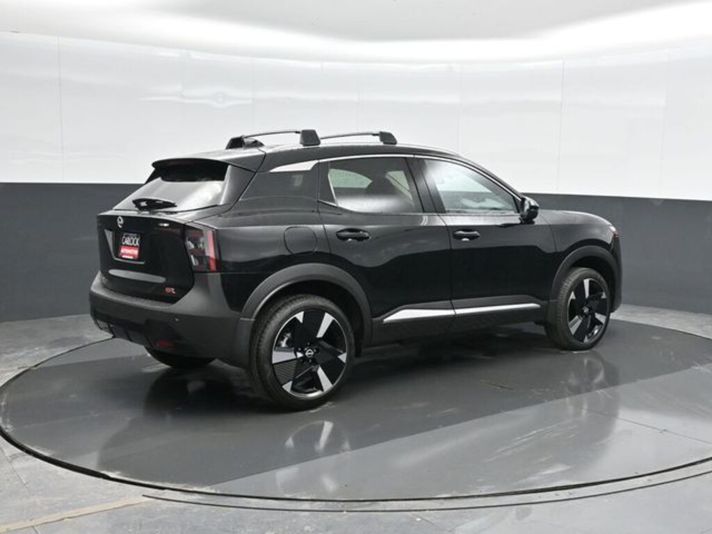 New 2026 Nissan Kicks SR SUV