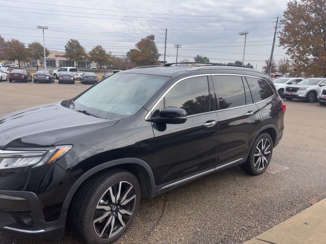 2020 Honda Pilot Touring photo 2