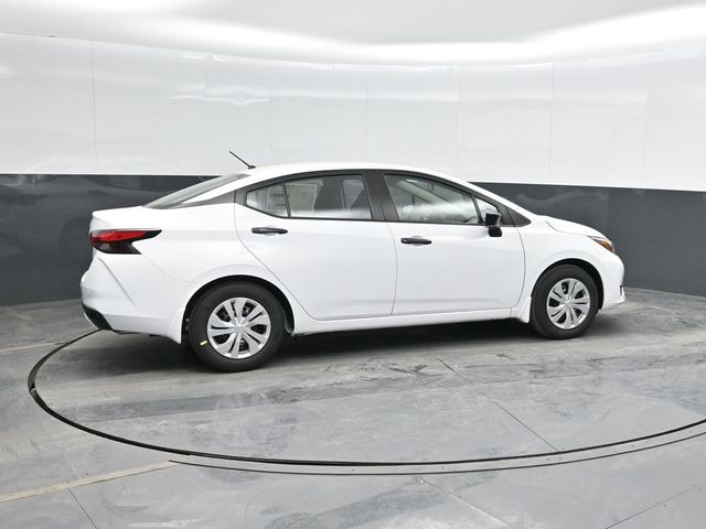 2025 Nissan Versa 1.6 S photo 3