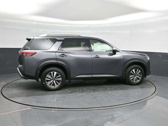 2025 Nissan Pathfinder SL photo 2