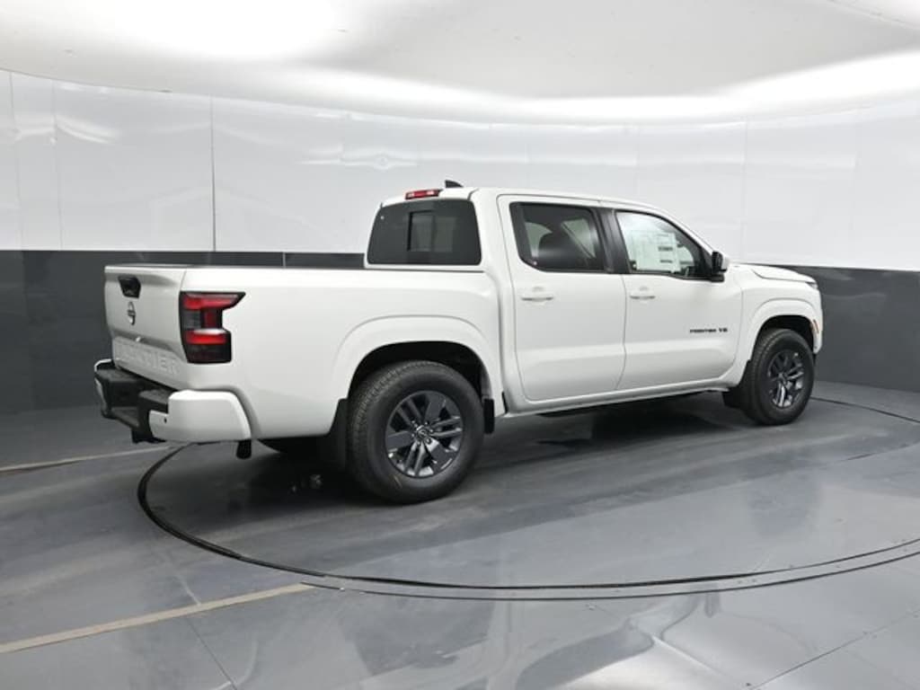 New 2027 Nissan Frontier SV Truck Crew Cab