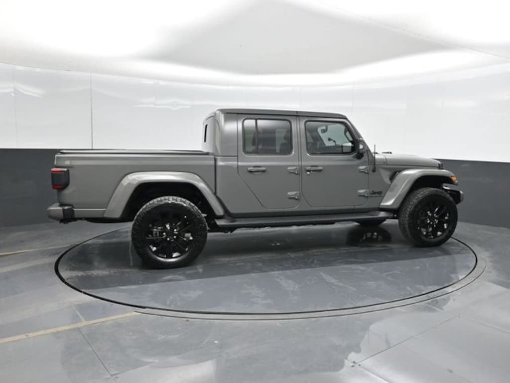 Used 2023 Jeep Gladiator Overland Truck Crew Cab