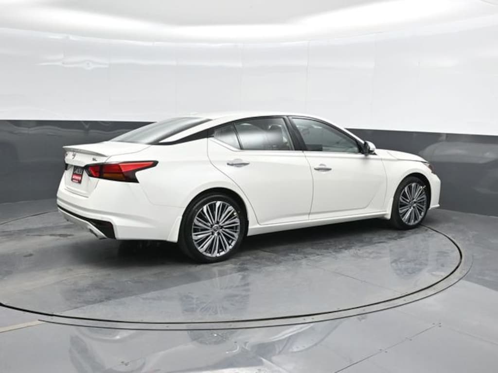 New 2025 Nissan Altima SL Sedan