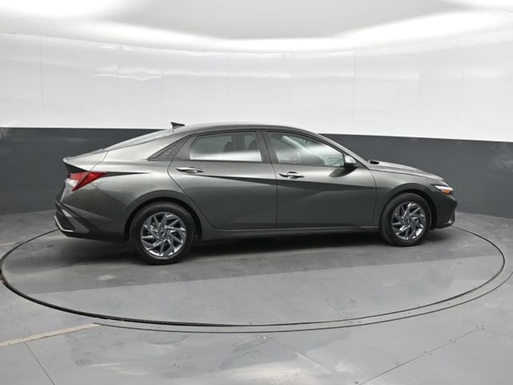 Used 2024 Hyundai Elantra SEL Sedan
