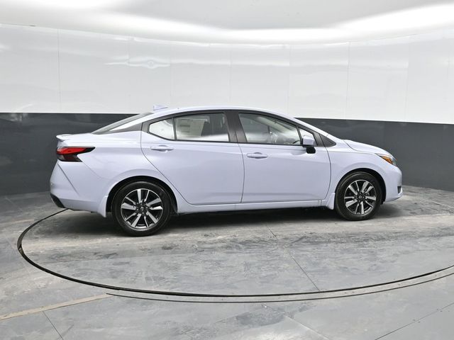 2025 Nissan Versa 1.6 SV photo 3
