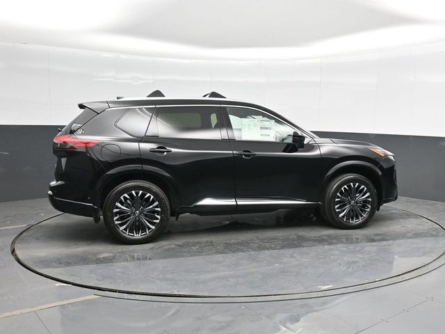 2026 Nissan Rogue Platinum photo 2