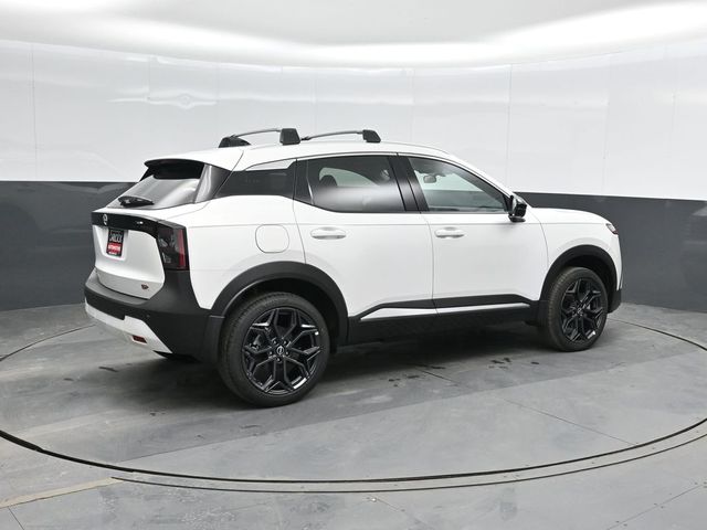 2026 Nissan Kicks SR photo 2