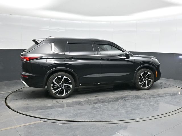 2022 Mitsubishi Outlander SEL photo 3