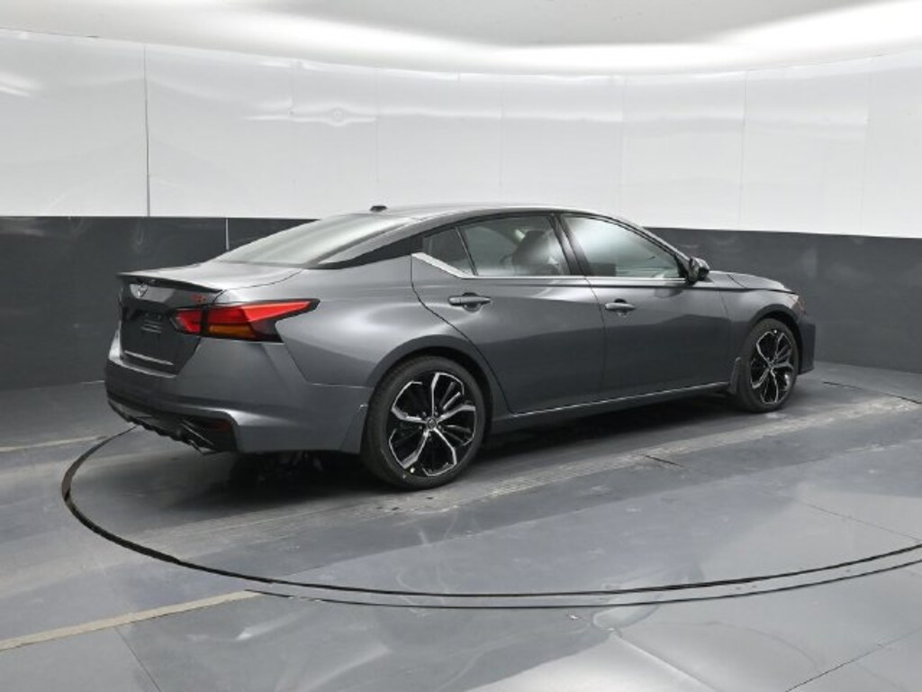 New 2026 Nissan Altima SR Sedan