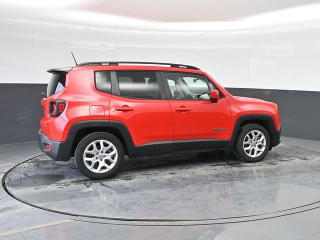 Used 2018 Jeep Renegade Latitude FWD SUV