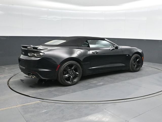 2024 Chevrolet Camaro 1LT photo 2