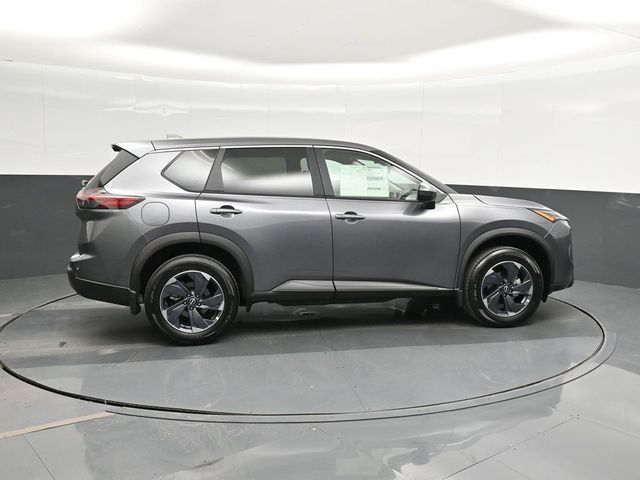 2026 Nissan Rogue SV photo 2