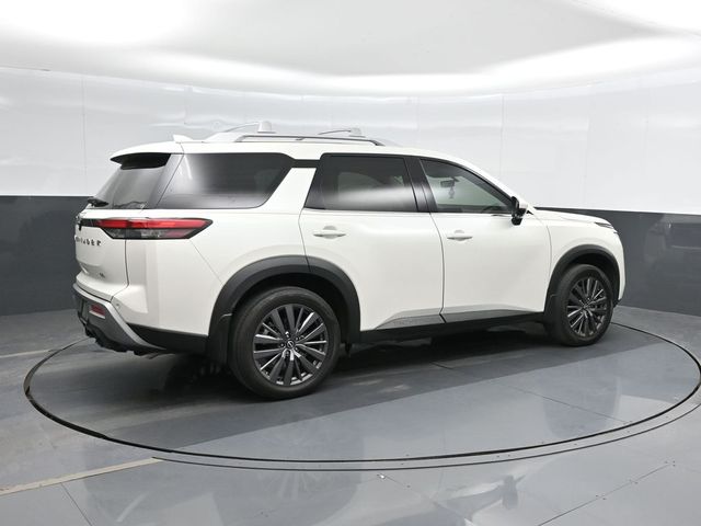 2024 Nissan Pathfinder SL photo 2