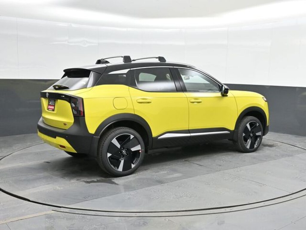 New 2026 Nissan Kicks SR SUV