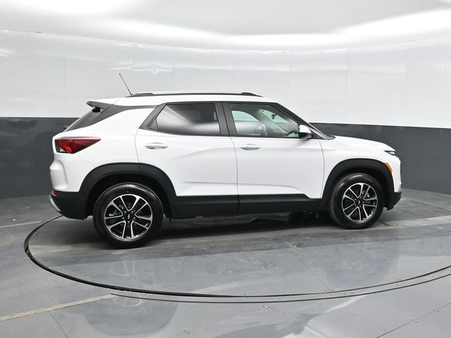 2024 Chevrolet Trailblazer LT photo 3