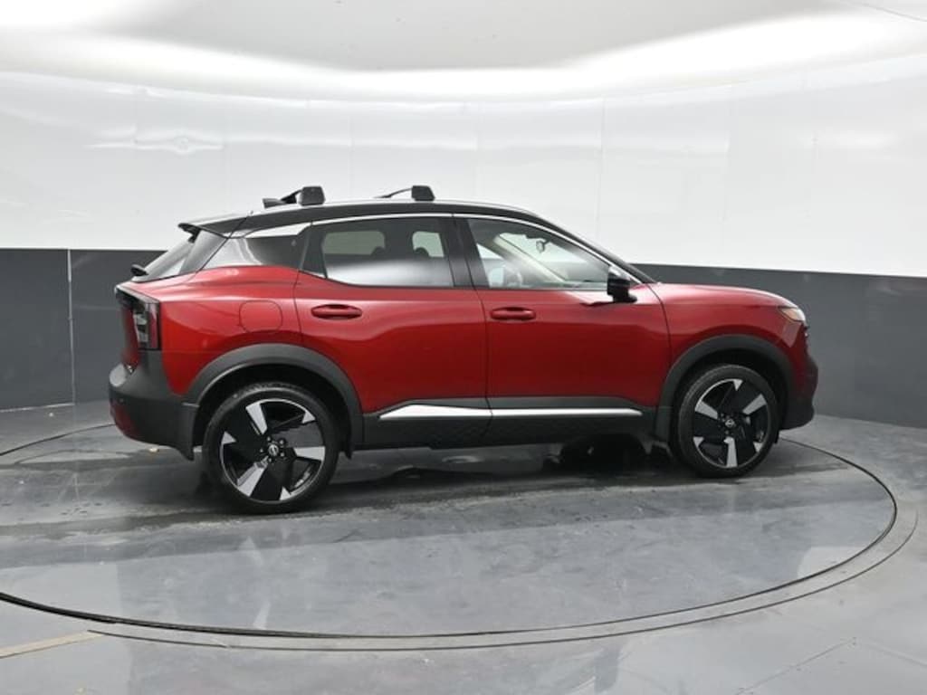 Used 2025 Nissan Kicks SR SUV