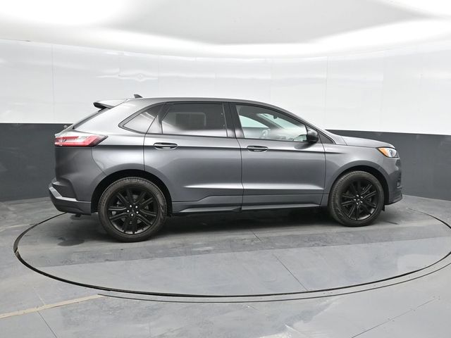 2024 Ford Edge ST photo 3