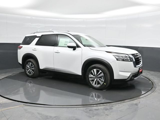 2025 Nissan Pathfinder SL photo 4
