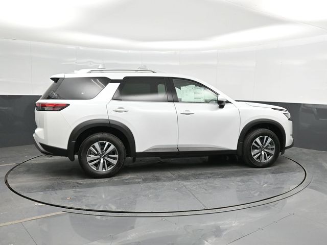 2025 Nissan Pathfinder SL photo 3