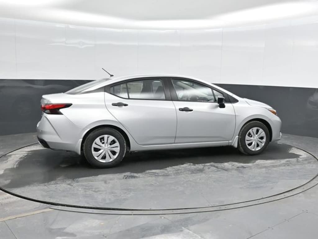 New 2025 Nissan Versa 1.6 S Sedan