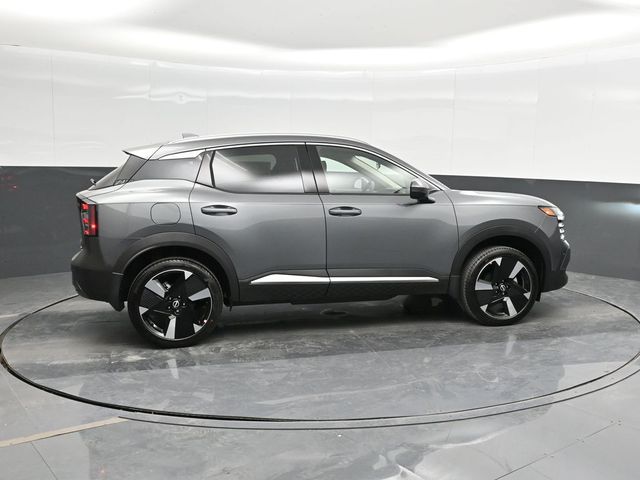 2025 Nissan Kicks SR photo 3