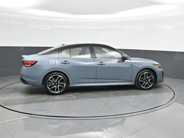 2025 Nissan Sentra SR photo 3