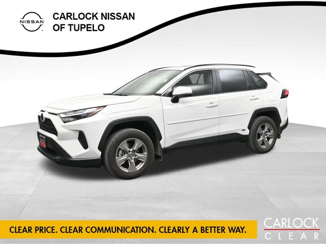 2024 Toyota RAV4 XLE's photo