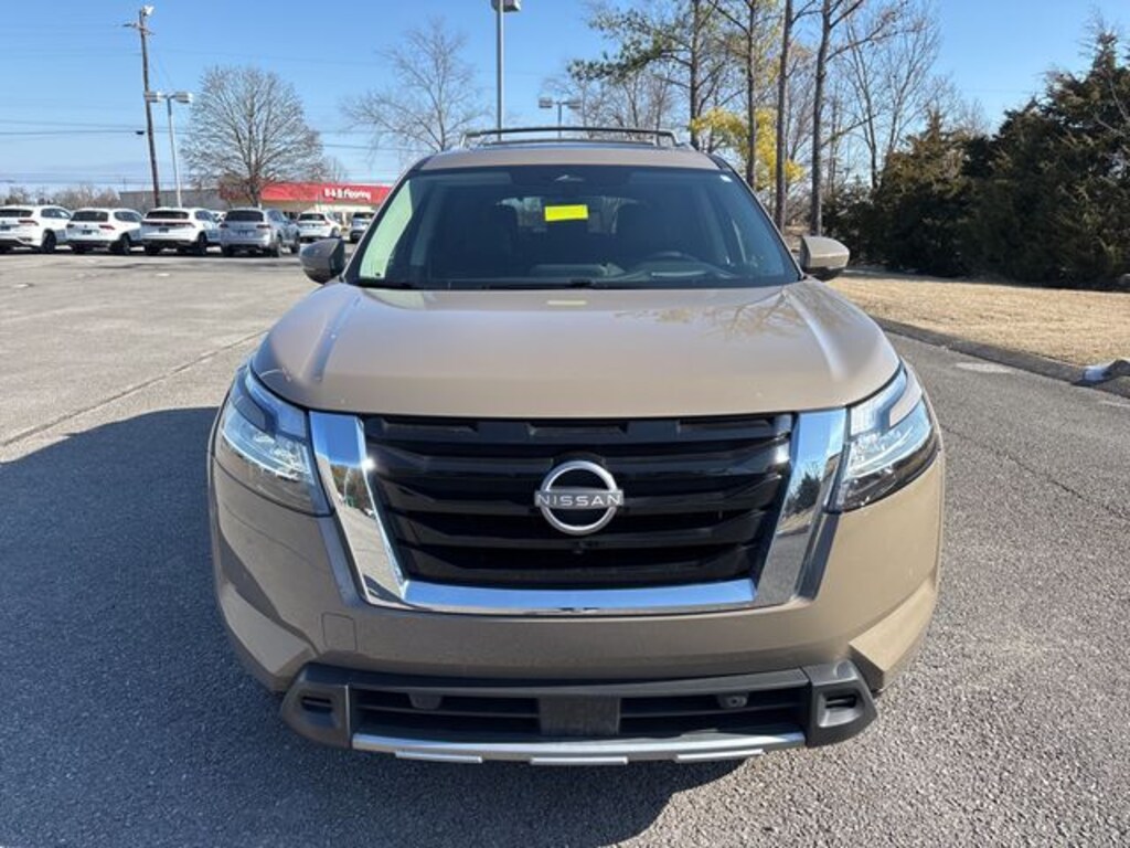 Used 2024 Nissan Pathfinder Platinum SUV