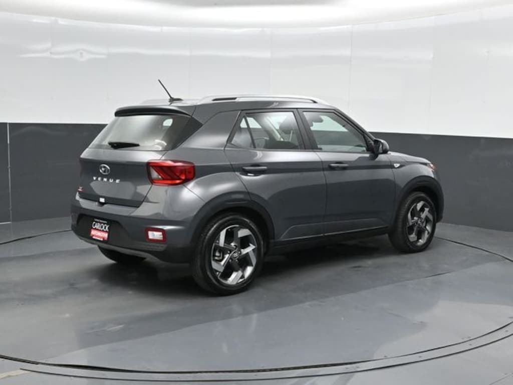 Used 2024 Hyundai Venue SEL SUV