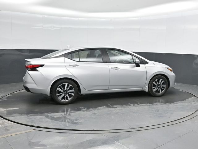 2025 Nissan Versa 1.6 SV photo 3
