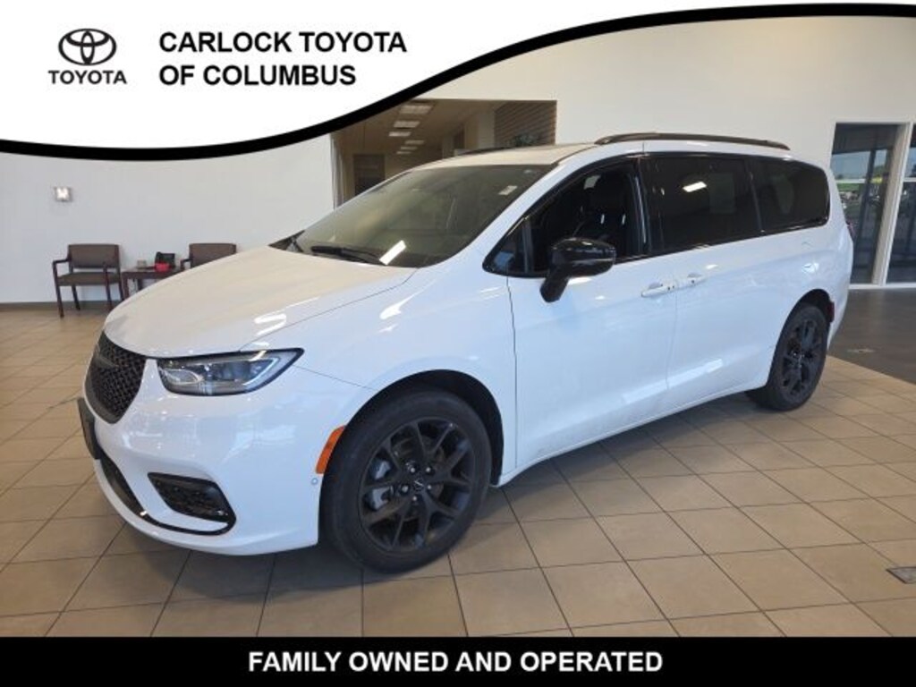 Used 2023 Chrysler Pacifica Limited Van Passenger Van
