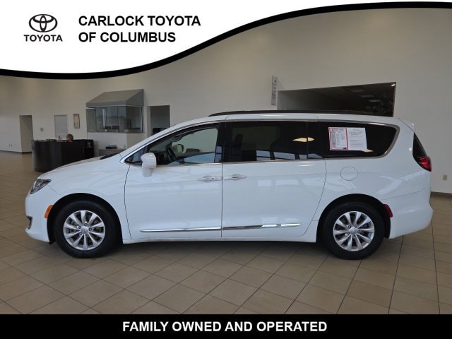 Used 2017 Chrysler Pacifica Touring-L with VIN 2C4RC1BG7HR788260 for sale in Taylorsville, IN