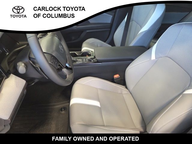 2026 Toyota Camry SE - Photo 13