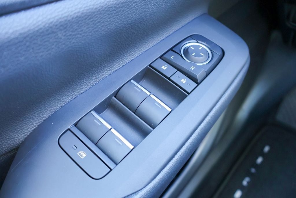 2026 Toyota Prius Plug-in Hybrid XSE - Photo 14