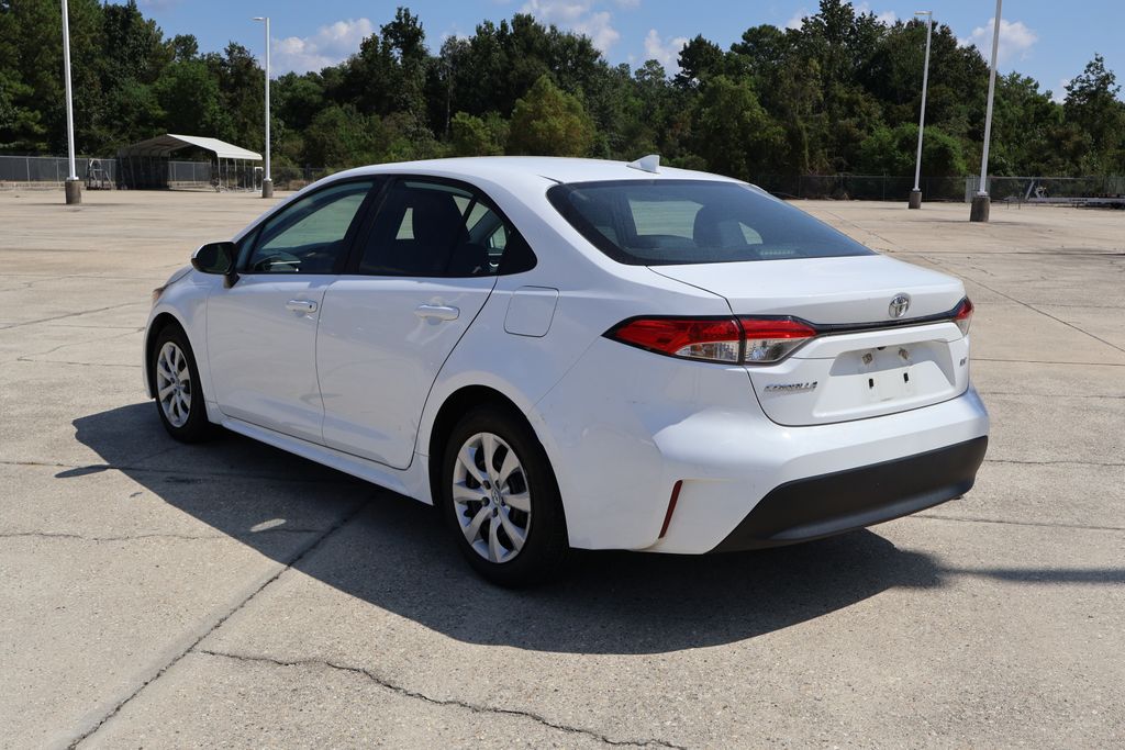 2023 Toyota Corolla LE photo 4