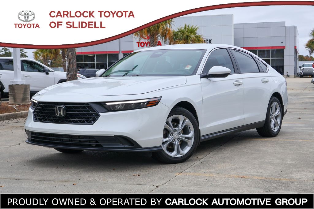 2023 Honda Accord LX's photo