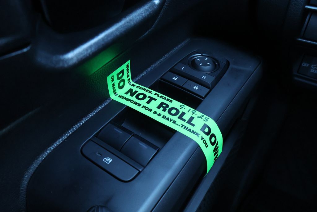 2025 Toyota Tacoma SR5 - Photo 14