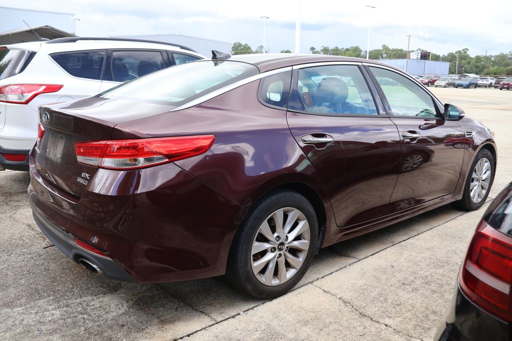 2016 Kia Optima EX photo 3