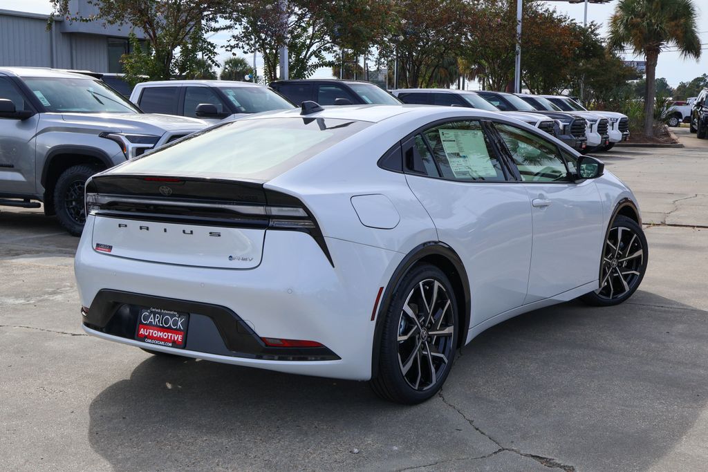 2026 Toyota Prius Plug-in Hybrid XSE photo 2