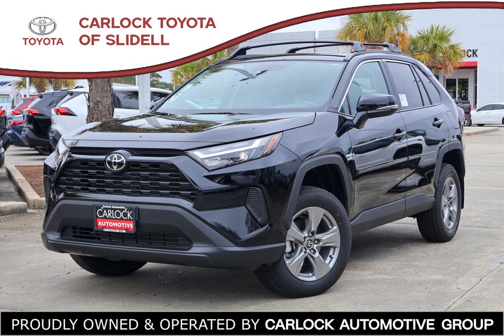 2025 Toyota RAV4 XLE's photo