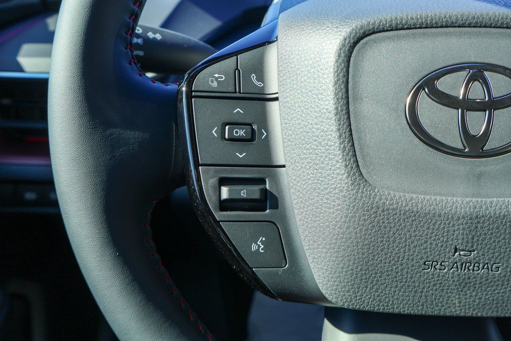 2026 Toyota Prius Plug-in Hybrid XSE - Photo 10