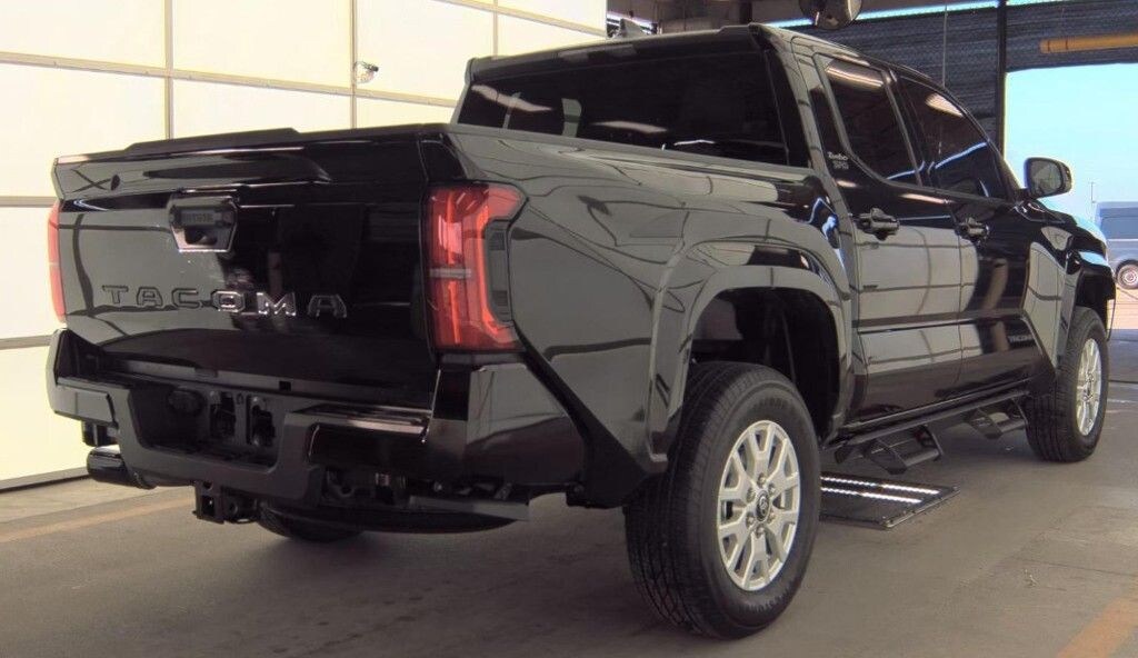 Used 2025 Toyota Tacoma SR5 Truck Double Cab