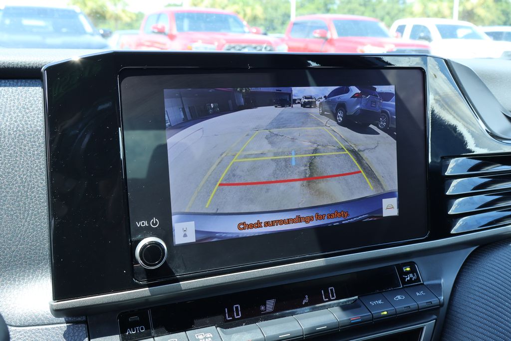 2025 Toyota Camry XLE photo 4