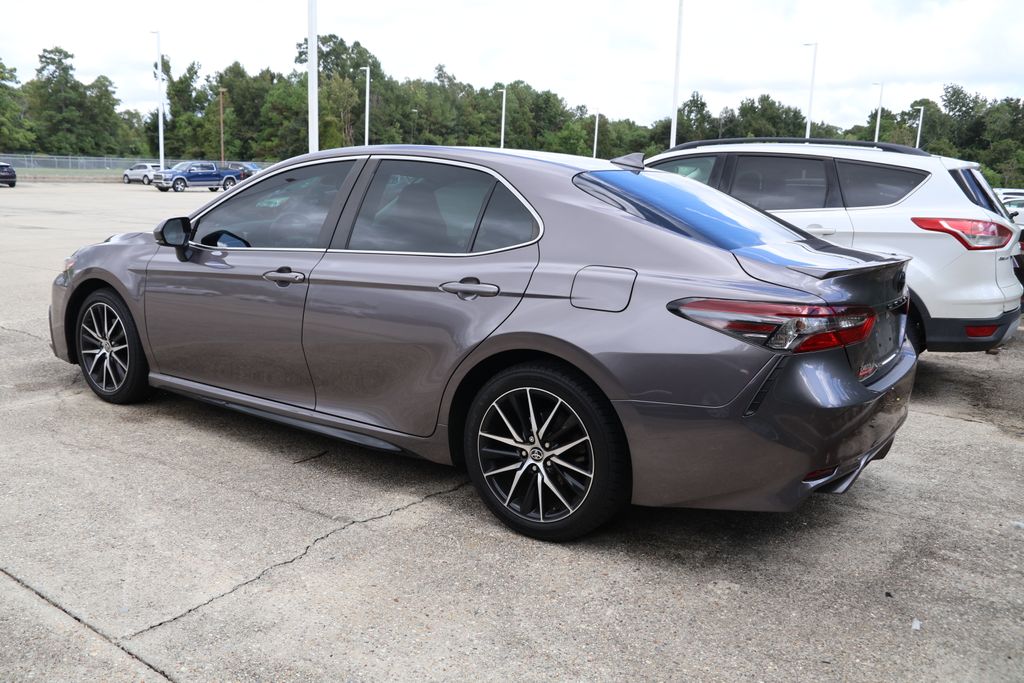2022 Toyota Camry SE photo 4