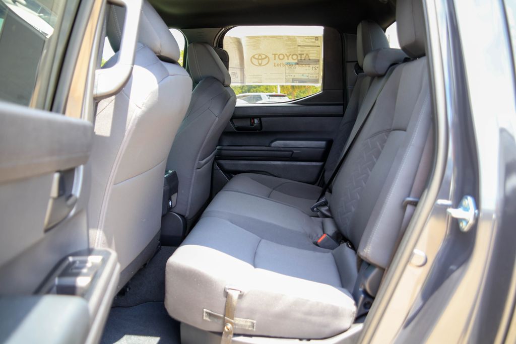2026 Toyota Tacoma SR5 - Photo 8