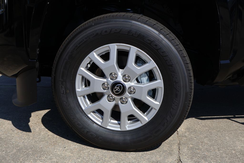 2025 Toyota Tacoma SR5 - Photo 16