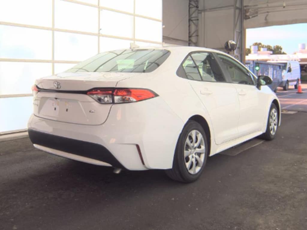 Used 2022 Toyota Corolla LE Sedan