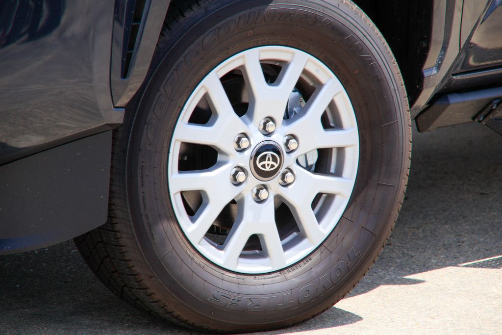 2026 Toyota Tacoma SR5 - Photo 16