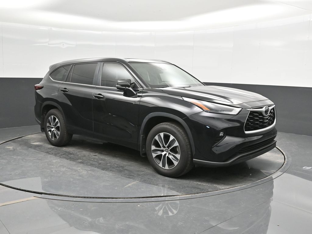 2024 Toyota Highlander XLE photo 4