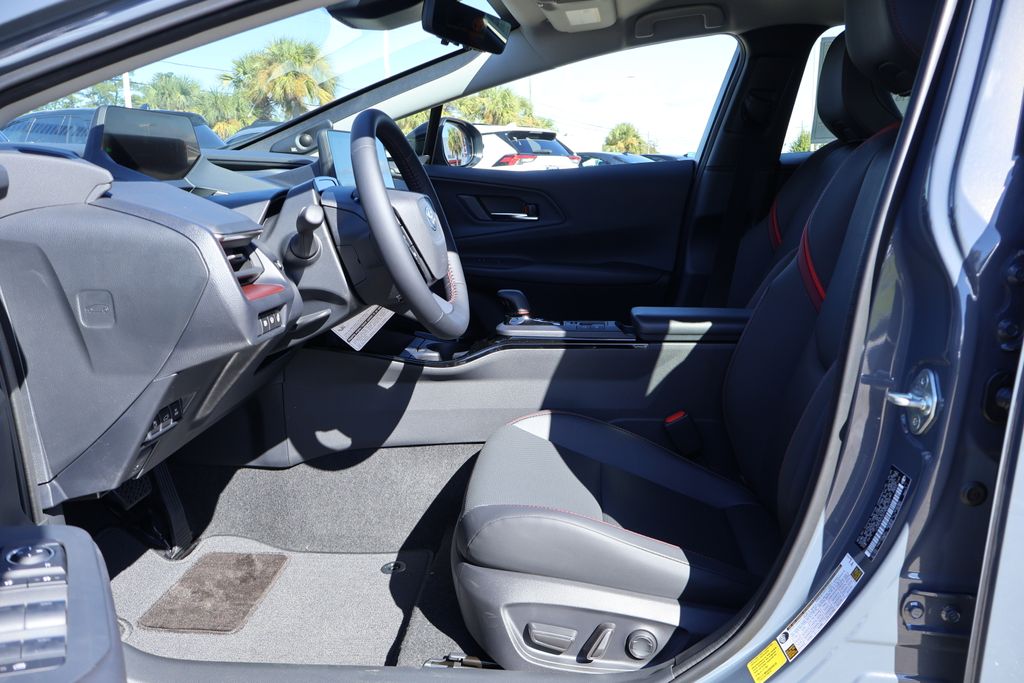 2026 Toyota Prius Plug-in Hybrid XSE Premium - Photo 7